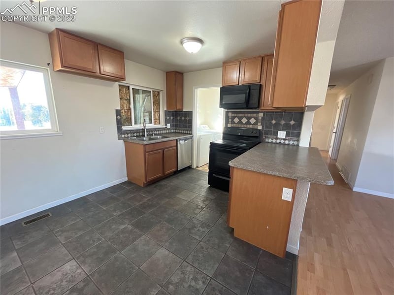 4218 Chamberlin , Colorado Springs, CO 80906