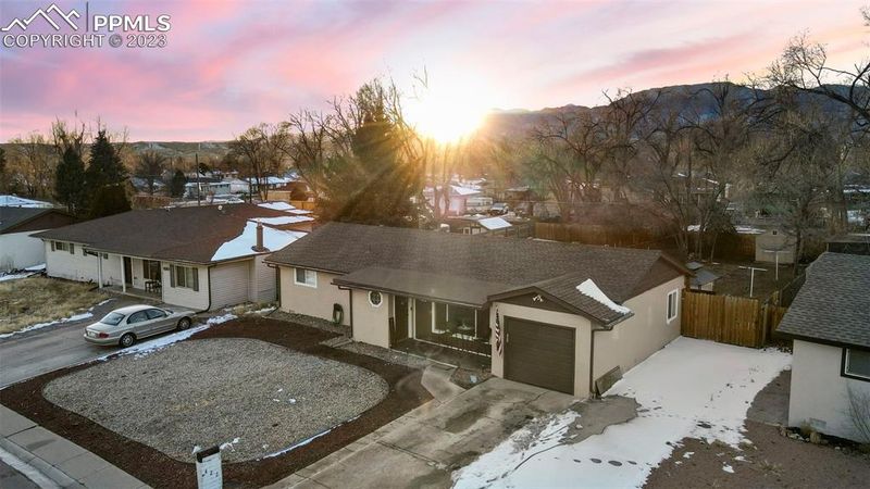 422 Aspen Dr, Colorado Springs, CO 80911