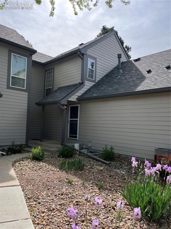 422 Cobblestone Dr, Colorado Springs, CO 80906