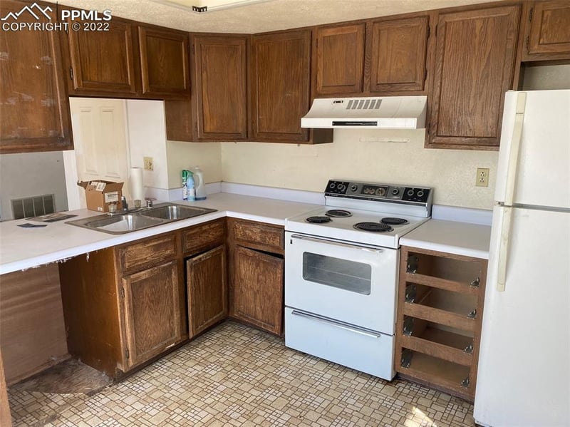 422 Cobblestone Dr, Colorado Springs, CO 80906