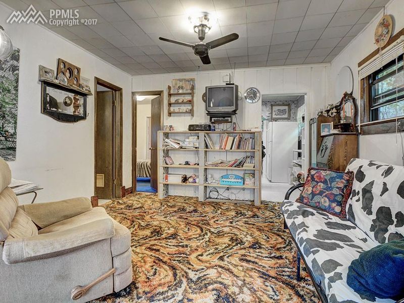 422 Columbia Rd, Colorado Springs, CO 80904
