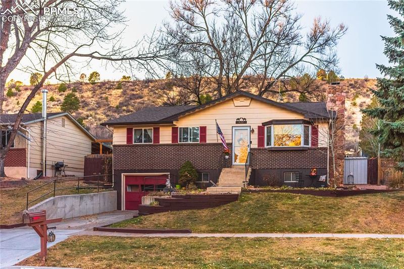 422 Echo Ln, Colorado Springs, CO 80904