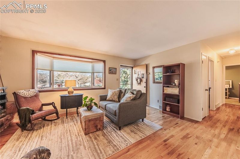 422 Echo Ln, Colorado Springs, CO 80904