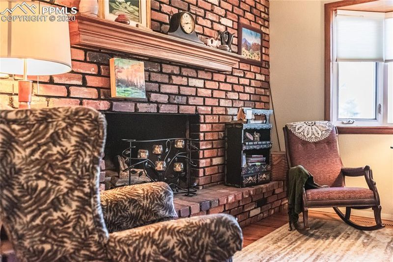 422 Echo Ln, Colorado Springs, CO 80904
