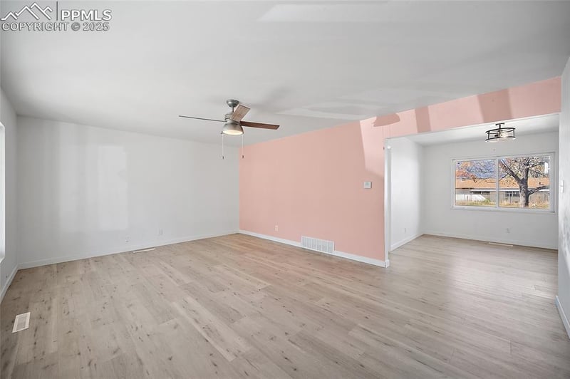 422 Hackberry Dr, Colorado Springs, CO 80911