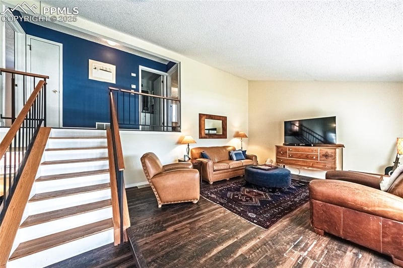 422 Saddlemountain Rd, Colorado Springs, CO 80919