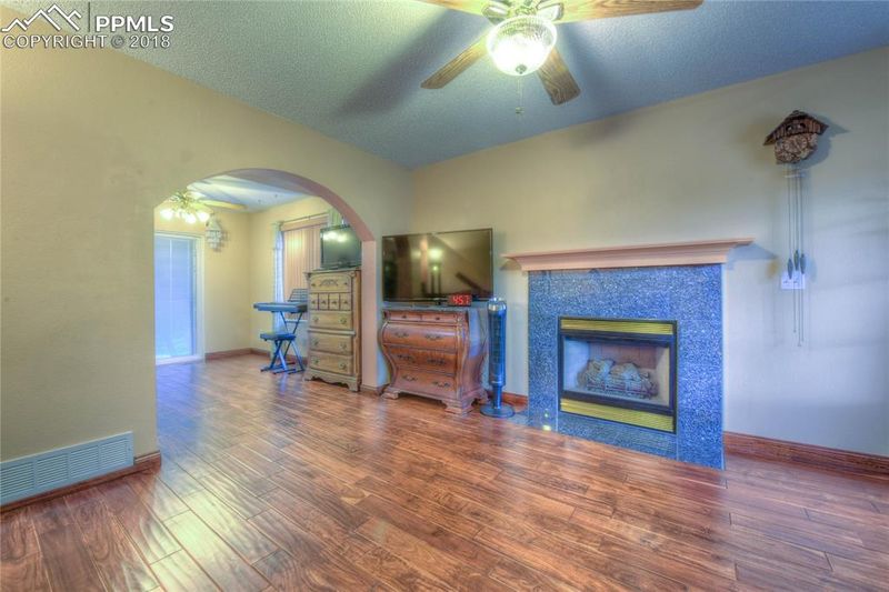 4220 Vesper Ct, Colorado Springs, CO 80916