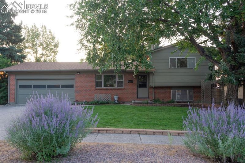 4227 N Chestnut St, Colorado Springs, CO 80907