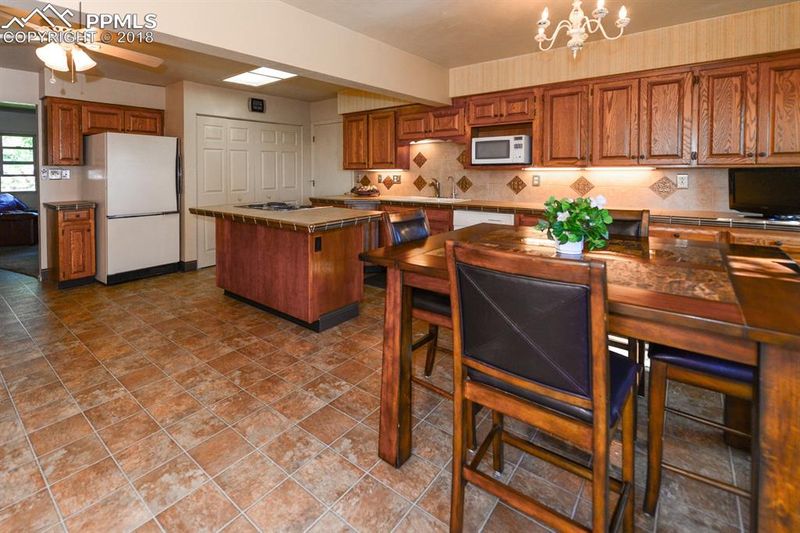4227 N Chestnut St, Colorado Springs, CO 80907