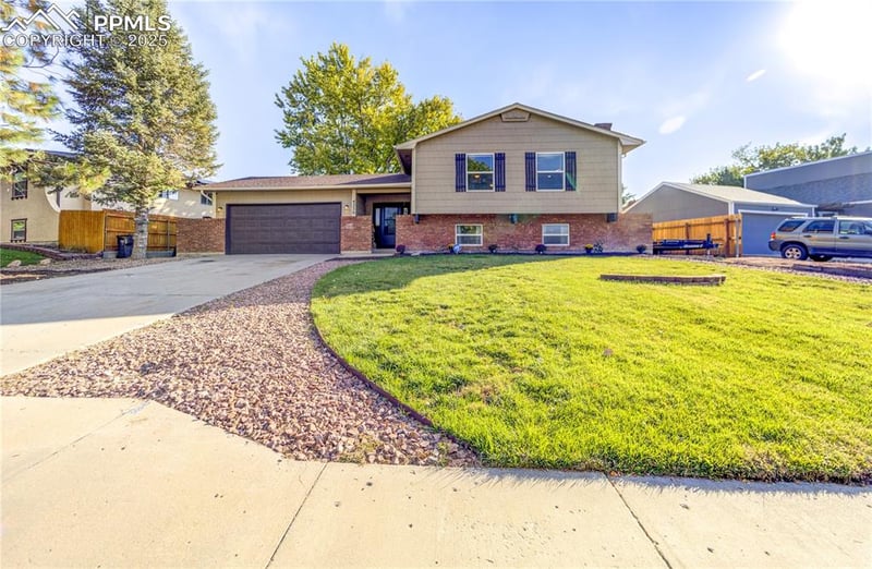 4230 Blueflax Dr, Pueblo, CO 81001