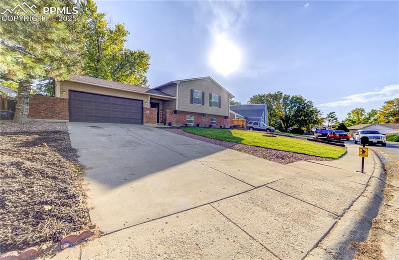 4230 Blueflax Dr, Pueblo, CO 81001