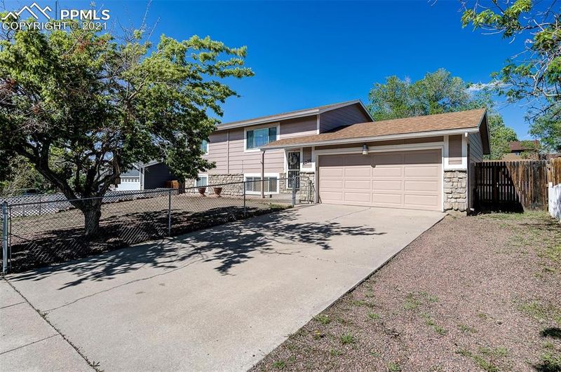 4236 Gatewood Dr, Colorado Springs, CO 80916