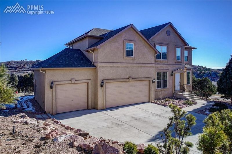 4240 Cedar Heights Dr, Colorado Springs, CO 80904