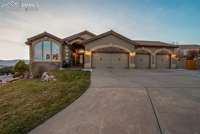 4240 Saddle Rock Rd, Colorado Springs, CO 80918