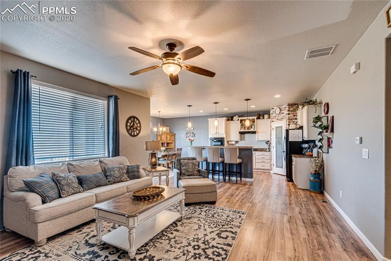 42405 Forest Oaks Dr, Elizabeth, CO 80107