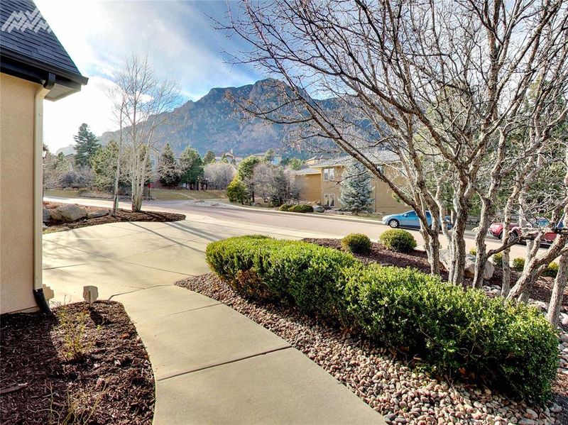 425 Paisley Dr, Colorado Springs, CO 80906