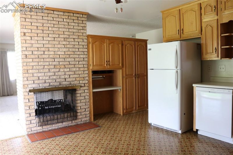 425 Rose Dr, Colorado Springs, CO 80911