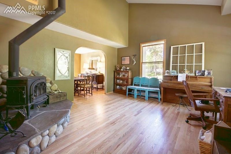 425 Wolverine Way, Monument, CO 80132