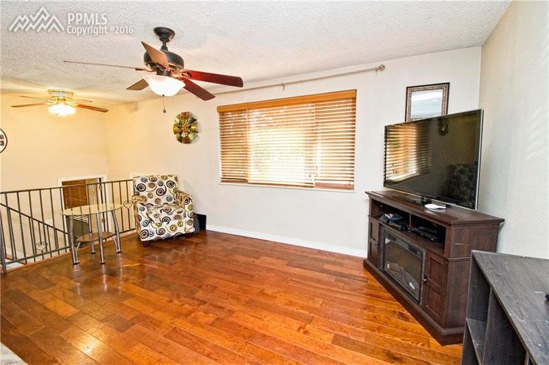 4250 Hollow Rd, Colorado Springs, CO 80917