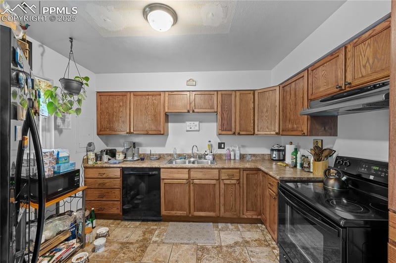 4255 Hedge Ln, Colorado Springs, CO 80917