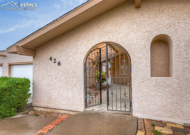 426 W Venturi Dr, Pueblo, CO 81007