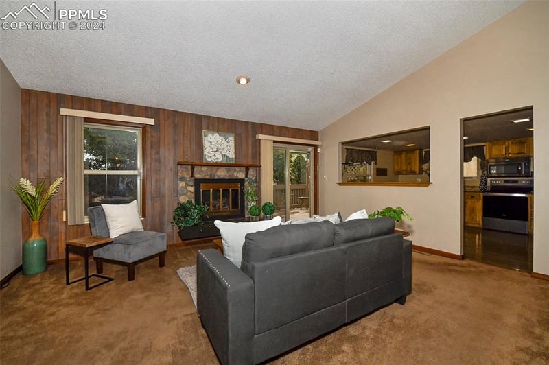 4260 Loch Lomond Ln, Colorado Springs, CO 80909