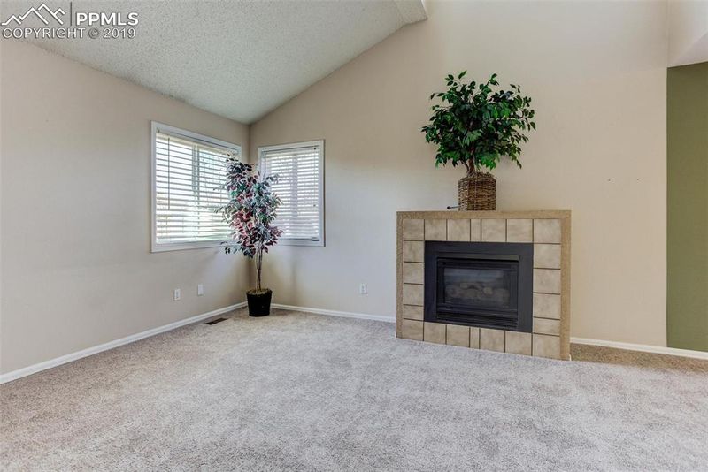 4260 Rollins St, Colorado Springs, CO 80911