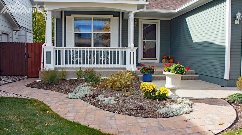4262 Round Hill Dr, Colorado Springs, CO 80922