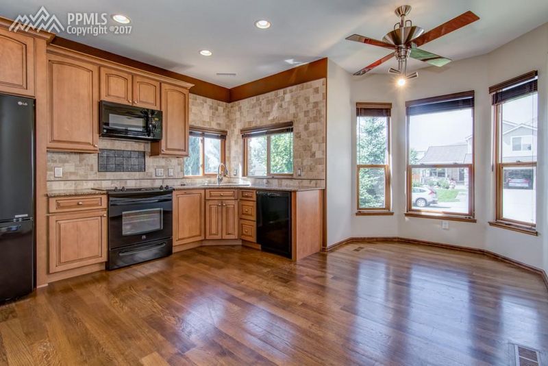 4270 Danceglen Dr, Colorado Springs, CO 80906