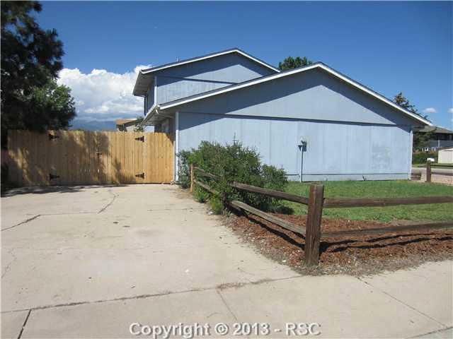 4273 Moonbeam Dr, Colorado Springs, CO 80916