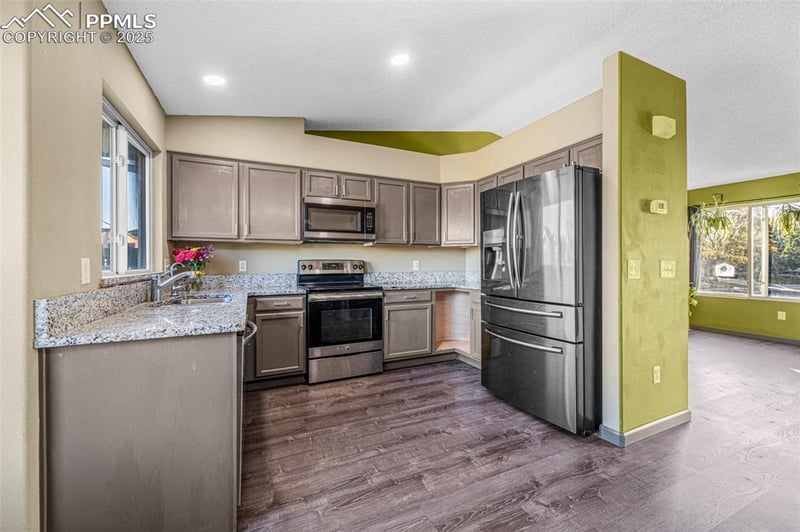 4290 Daylilly Dr, Colorado Springs, CO 80916