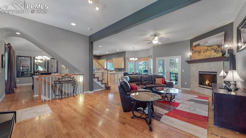 4299 Cheyenne Dr, Larkspur, CO 80118