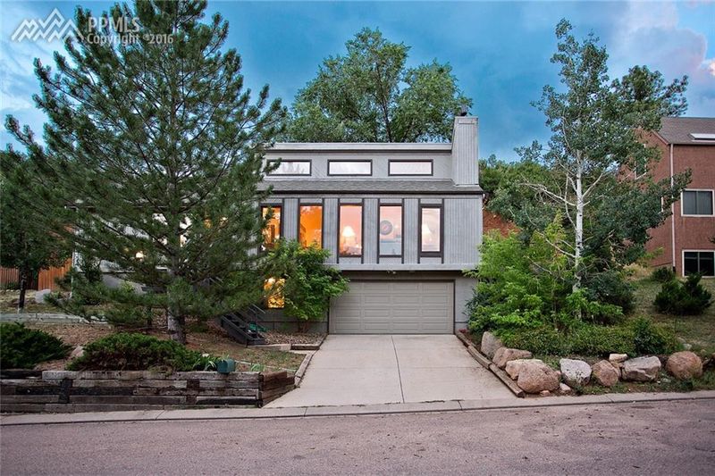 43 Sandra Ln, Manitou Springs, CO 80829