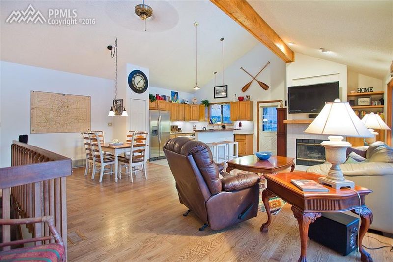 43 Sandra Ln, Manitou Springs, CO 80829