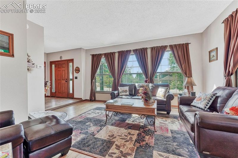 430 Rangely Dr, Colorado Springs, CO 80921