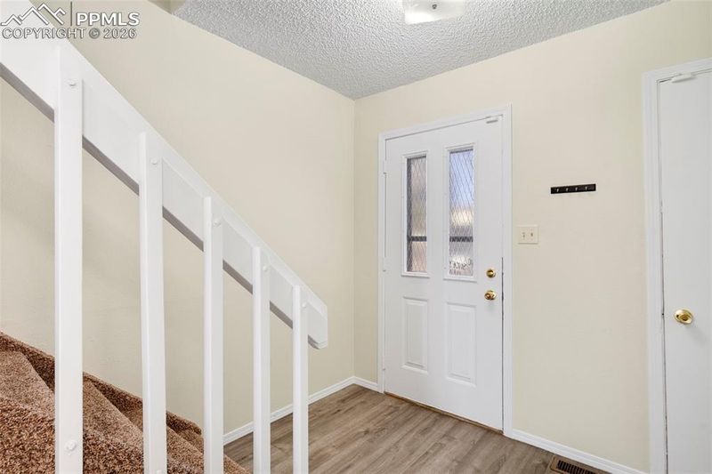 4301 Hunting Meadows Cir, Colorado Springs, CO 80916