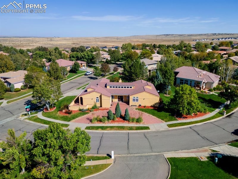 4307 St Andrews Dr, Pueblo, CO 81001