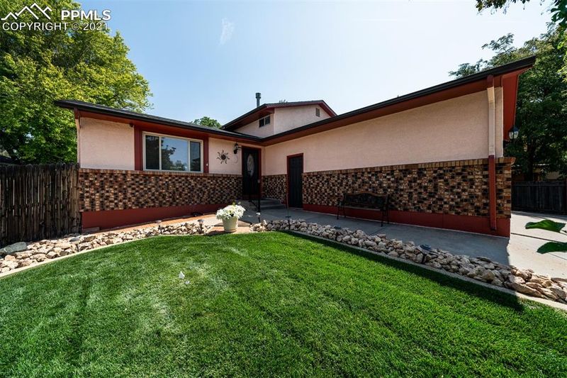 4314 Blueflax Dr, Pueblo, CO 81001