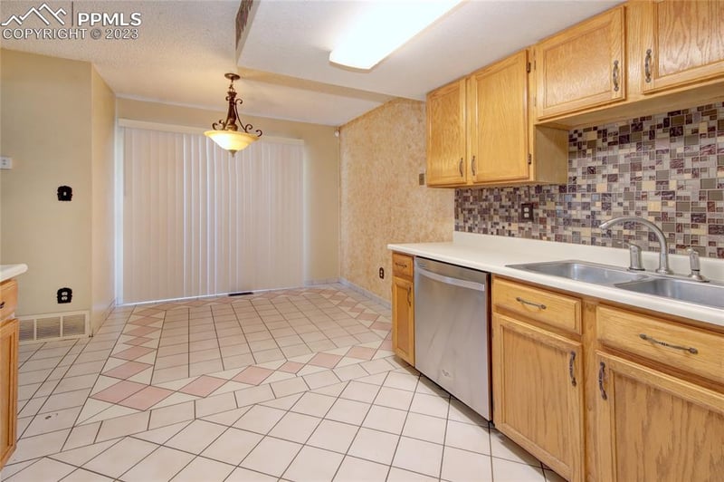 4324 Hawks Lookout Ln, Colorado Springs, CO 80916