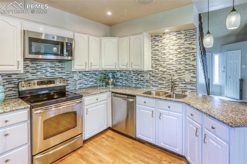 4325 Scotch Pine Dr, Colorado Springs, CO 80920