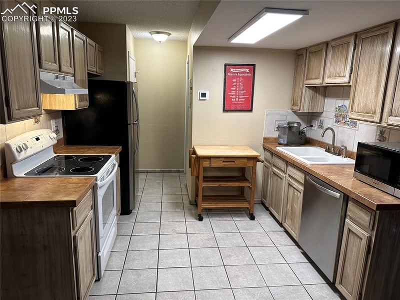 4326 Hawks Lookout Ln, Colorado Springs, CO 80916