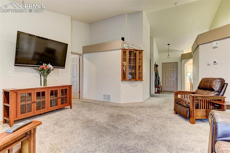 4330 Crow Creek Dr, Colorado Springs, CO 80922