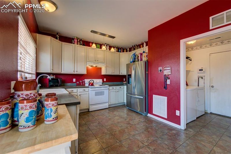 4330 Prairie Fox Ln, Colorado Springs, CO 80925