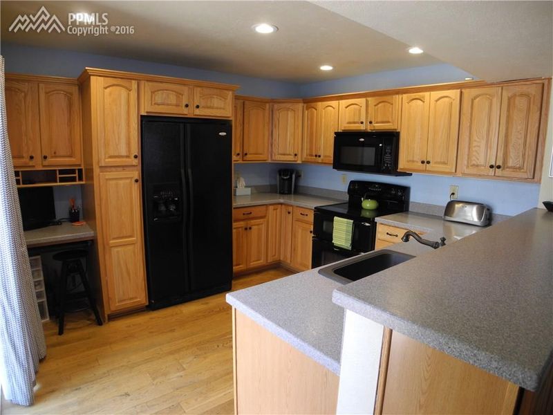 436 Cobblestone Dr, Colorado Springs, CO 80906