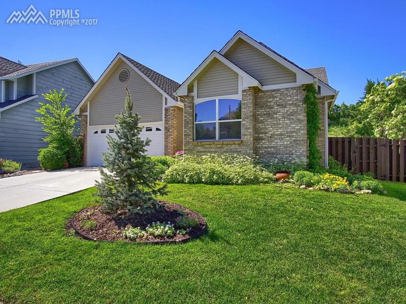 4380 Stonehaven Dr, Colorado Springs, CO 80906