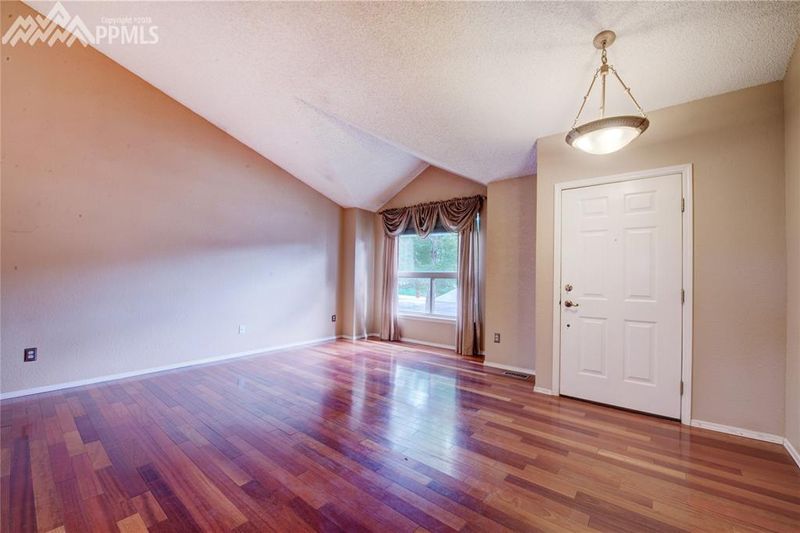 4385 Stonehaven Dr, Colorado Springs, CO 80906