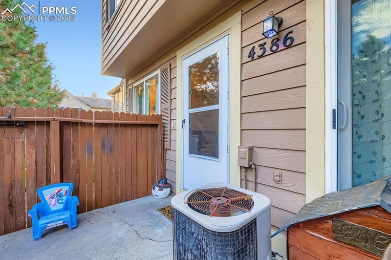 4386 Hawks Lookout Ln, Colorado Springs, CO 80916