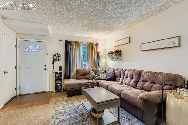 4386 Hawks Lookout Ln, Colorado Springs, CO 80916