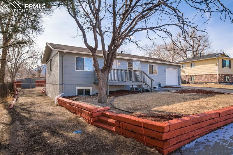 44 E Clover Cir, Colorado Springs, CO 80906