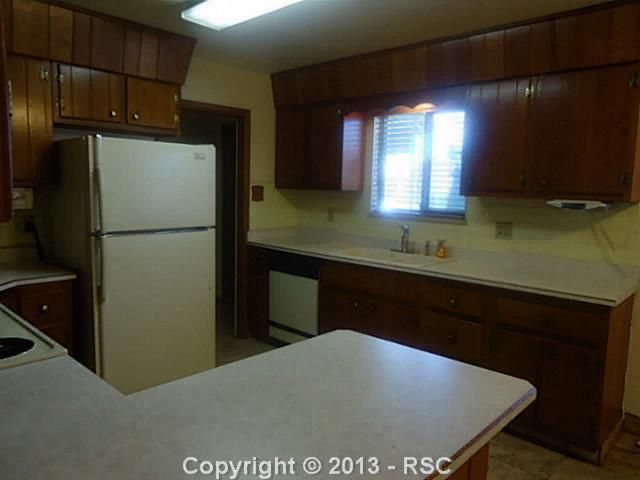 44 Cornell Cir, Pueblo, CO 81005